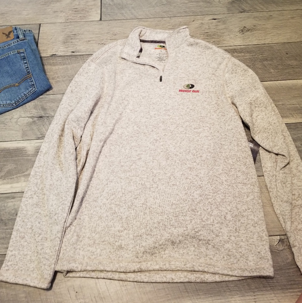 Mossy oak pullover NWT